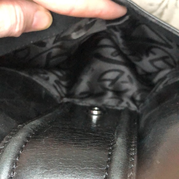 Francesco Baisia Leather Shoulder Bag.  Like new. Includes branded dust bag. - Picture 13 of 16